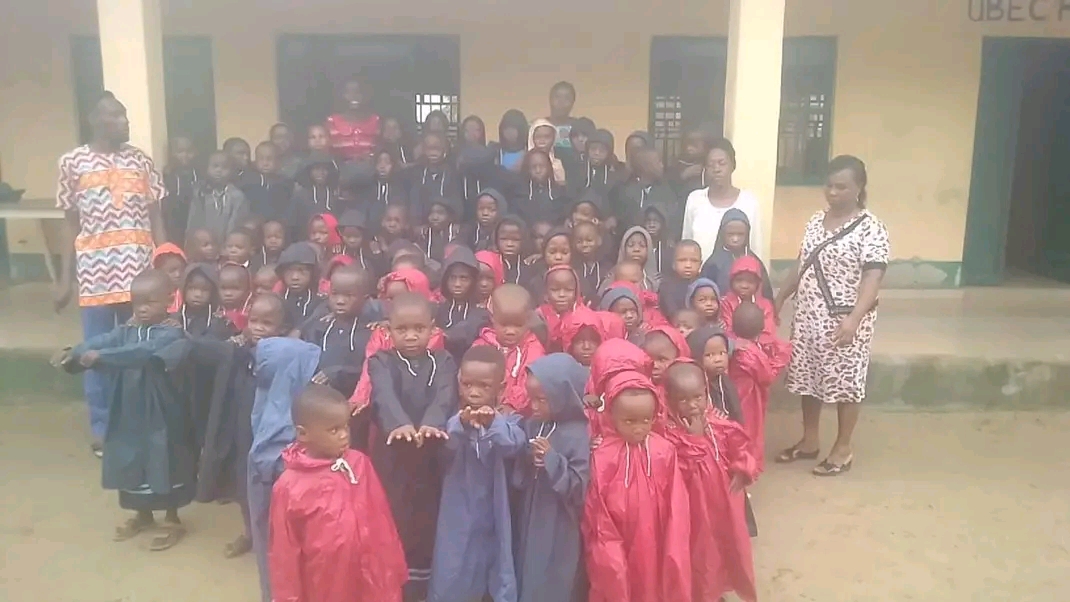 Raincoat for pupils photo 7