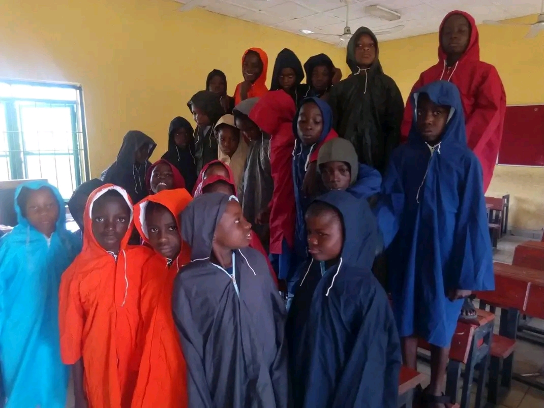Raincoat for pupils photo 4