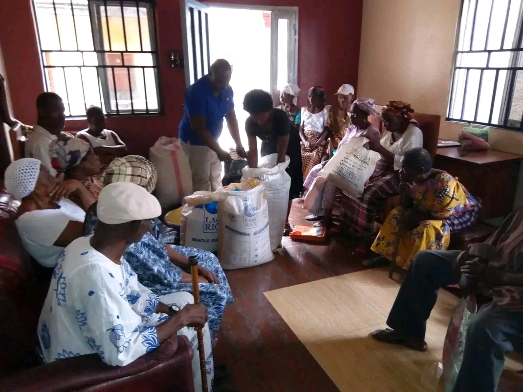 Elderly support program/Feeding the Elderly photo 1