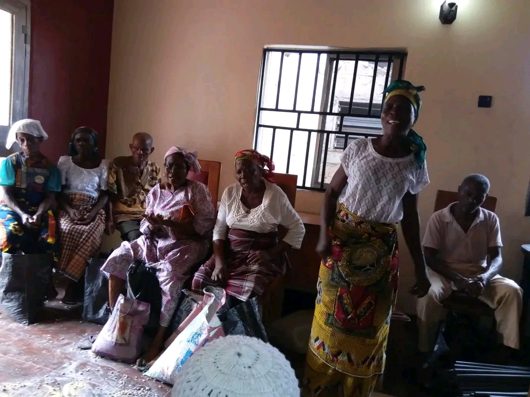 Elderly support program/Feeding the Elderly photo 2